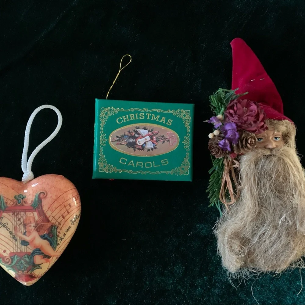 Vintage Christmas Carols Mini Book, Father Christmas/St Nick and Heart Ornament